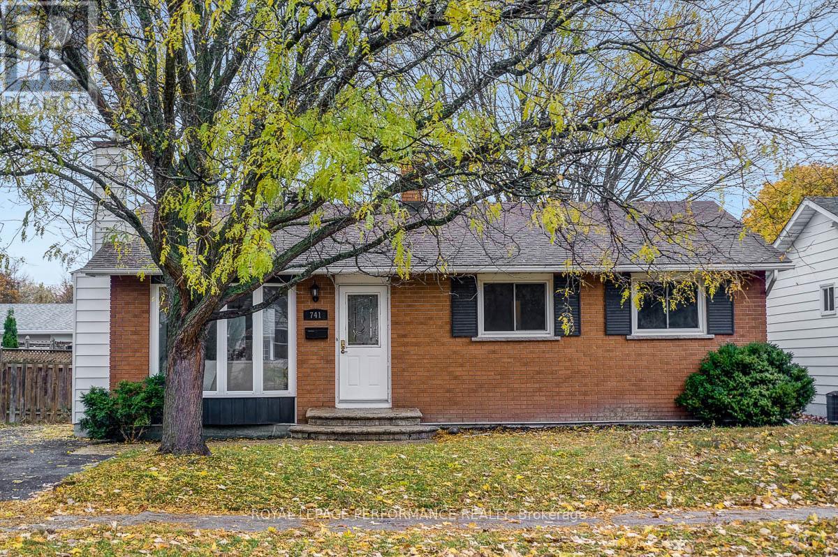 741 EASTVALE DRIVE, Ottawa, Ontario