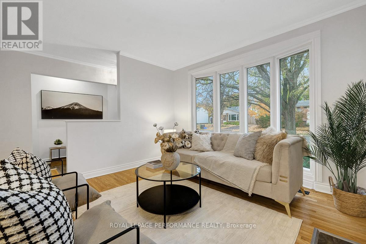 741 Eastvale Drive, Ottawa, Ontario  K1J 6Z8 - Photo 12 - X12509050