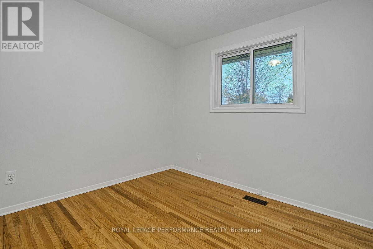 741 Eastvale Drive, Ottawa, Ontario  K1J 6Z8 - Photo 26 - X12509050