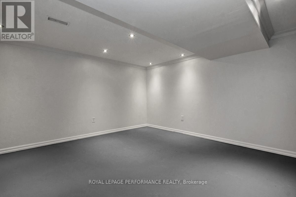 741 Eastvale Drive, Ottawa, Ontario  K1J 6Z8 - Photo 35 - X12509050