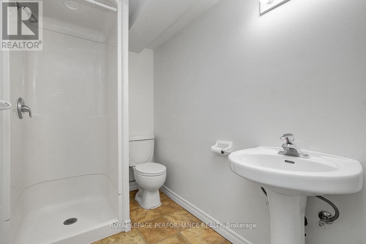 741 Eastvale Drive, Ottawa, Ontario  K1J 6Z8 - Photo 36 - X12509050