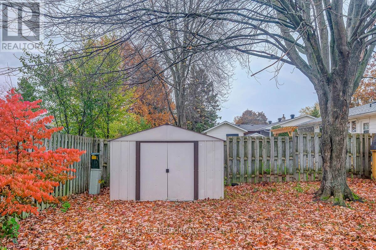 741 Eastvale Drive, Ottawa, Ontario  K1J 6Z8 - Photo 44 - X12509050