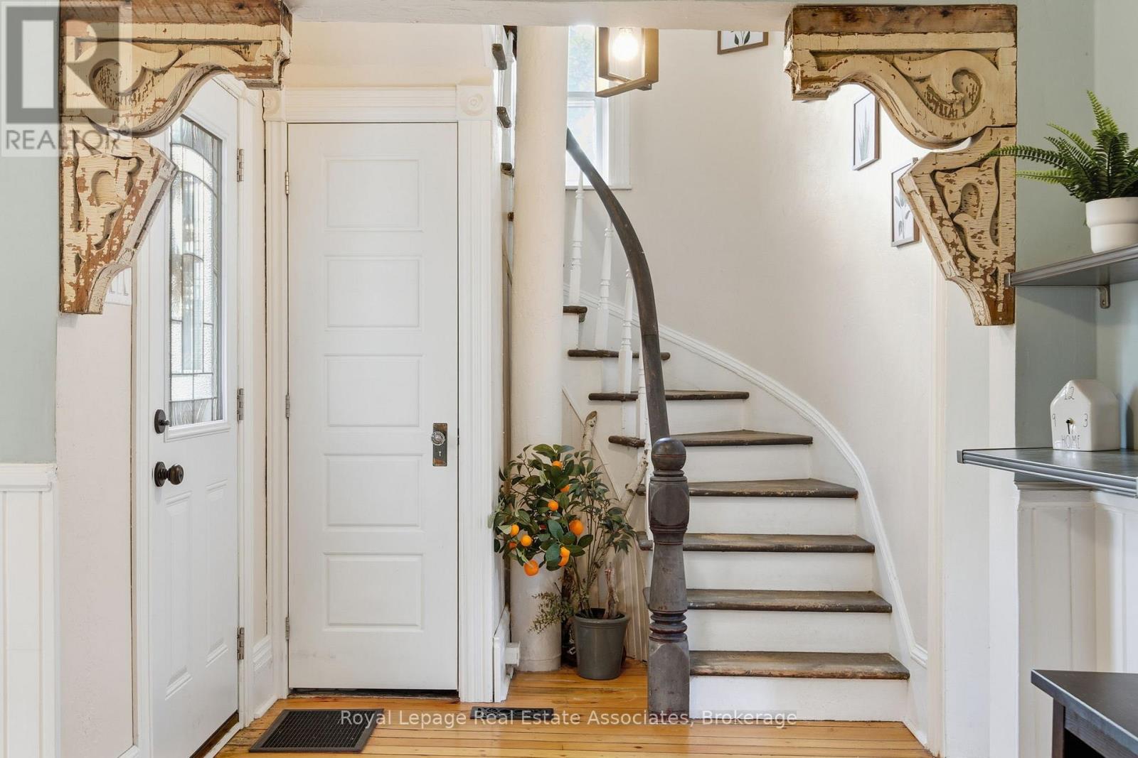 3 Shaw Avenue E, Cambridge, Ontario  N3C 1E7 - Photo 10 - X12508640