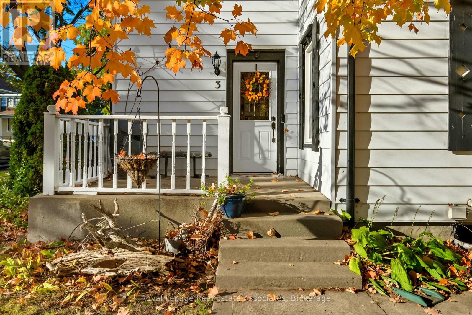 3 Shaw Avenue E, Cambridge, Ontario  N3C 1E7 - Photo 3 - X12508640