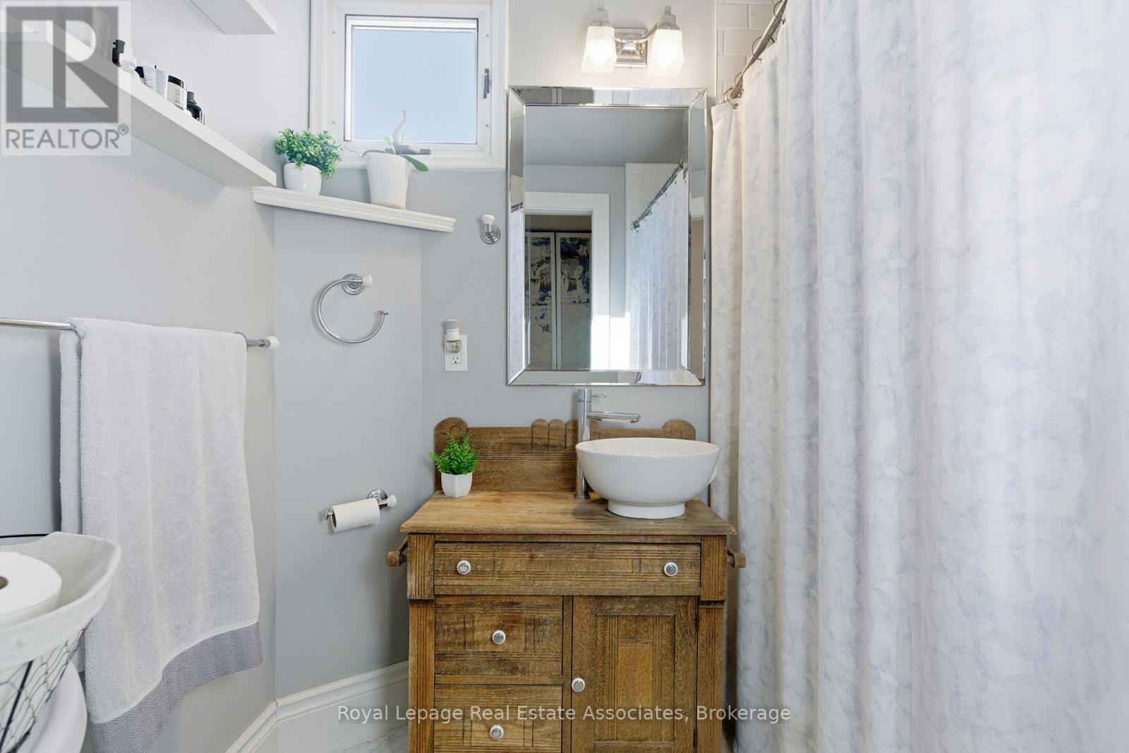 3 Shaw Avenue E, Cambridge, Ontario  N3C 1E7 - Photo 31 - X12508640