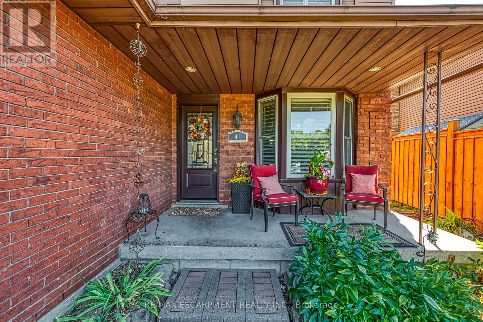 41 Balmoral Court, Haldimand, Ontario  N3W 1E6 - Photo 3 - X12508688