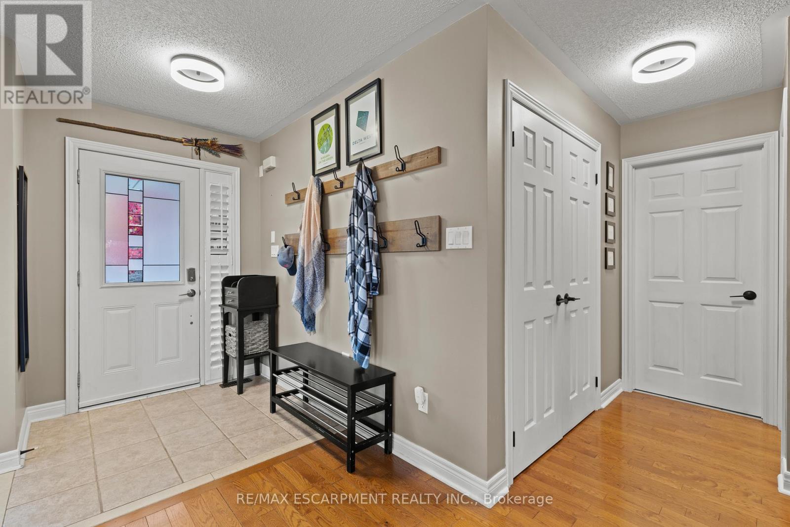 257 Wright Crescent, Niagara-On-The-Lake, Ontario  L0S 1J0 - Photo 3 - X12508764