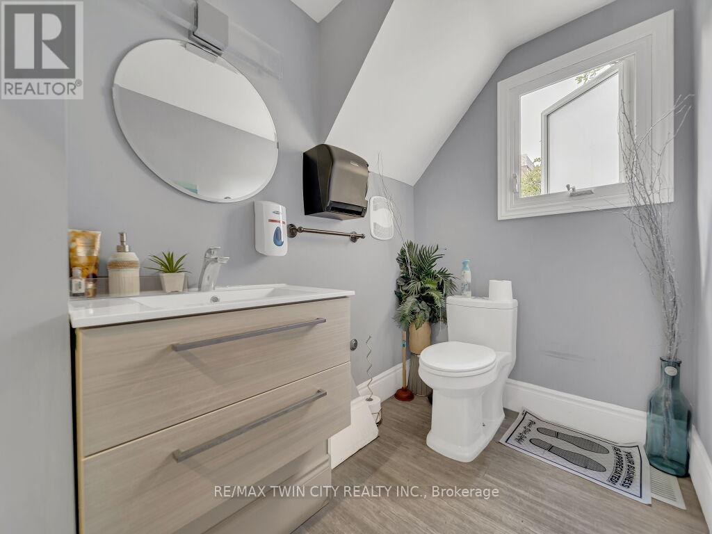 561 Queen Street S, Kitchener, Ontario  N2G 1W9 - Photo 16 - X12508822