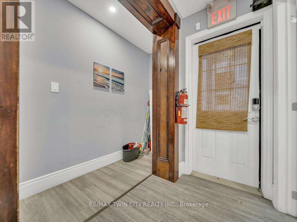 561 Queen Street S, Kitchener, Ontario  N2G 1W9 - Photo 18 - X12508822