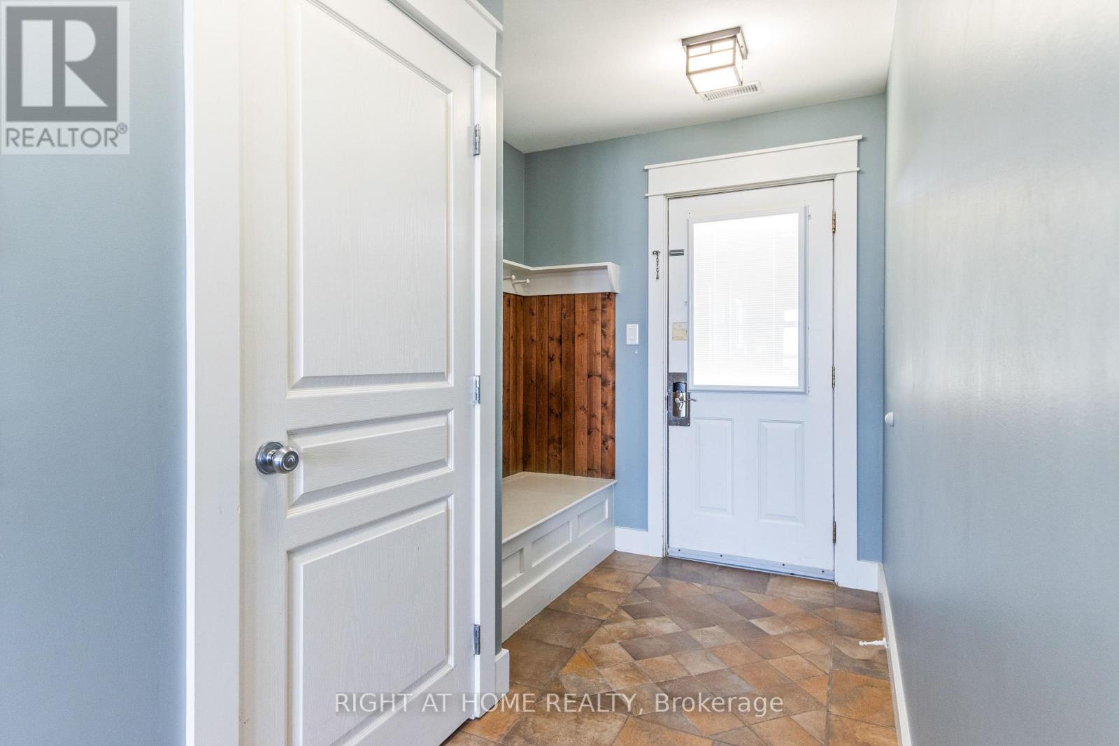 229 - 130 Fairway Court, Blue Mountains, Ontario  N3W 1Y1 - Photo 7 - X12508834