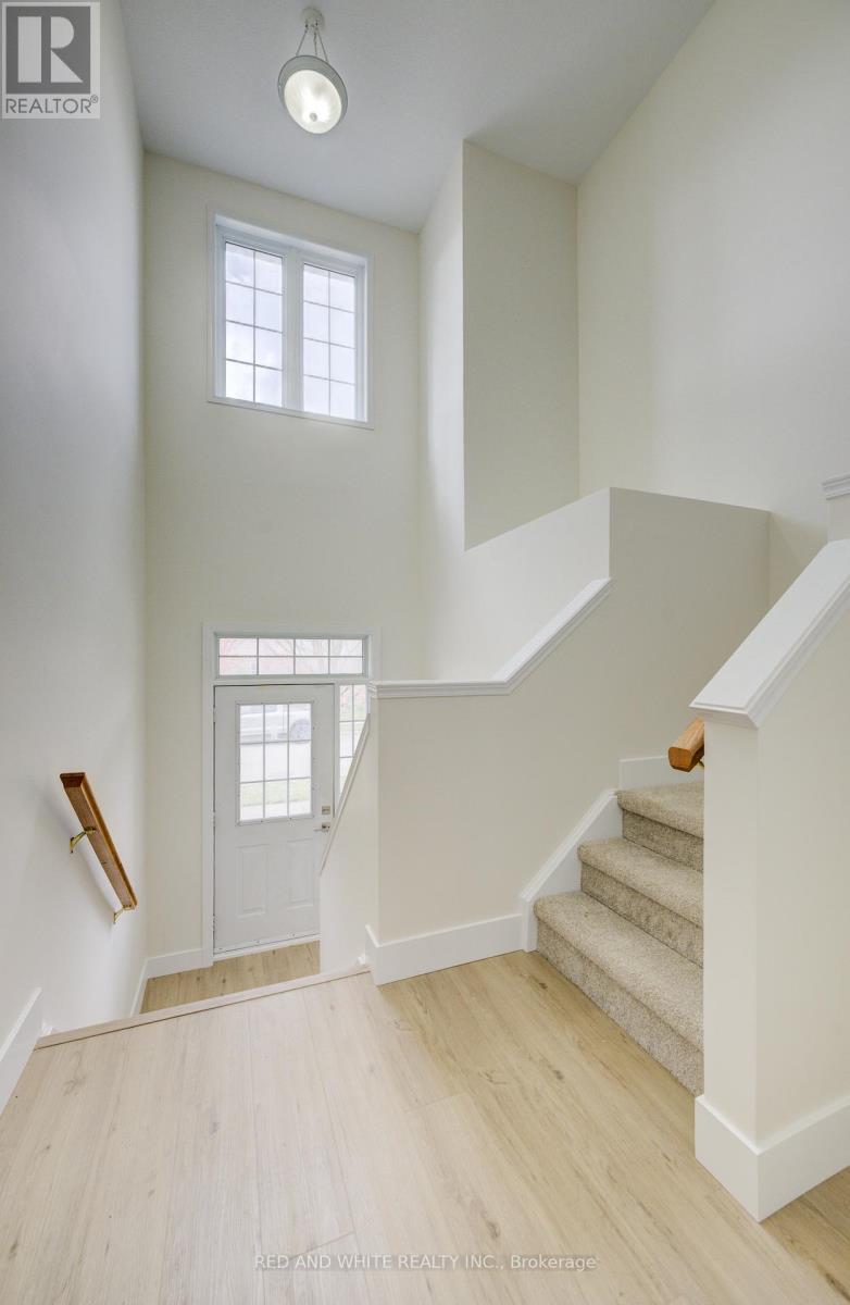 624 Wild Ginger Avenue, Waterloo, Ontario  N2V 2S9 - Photo 5 - X12508838