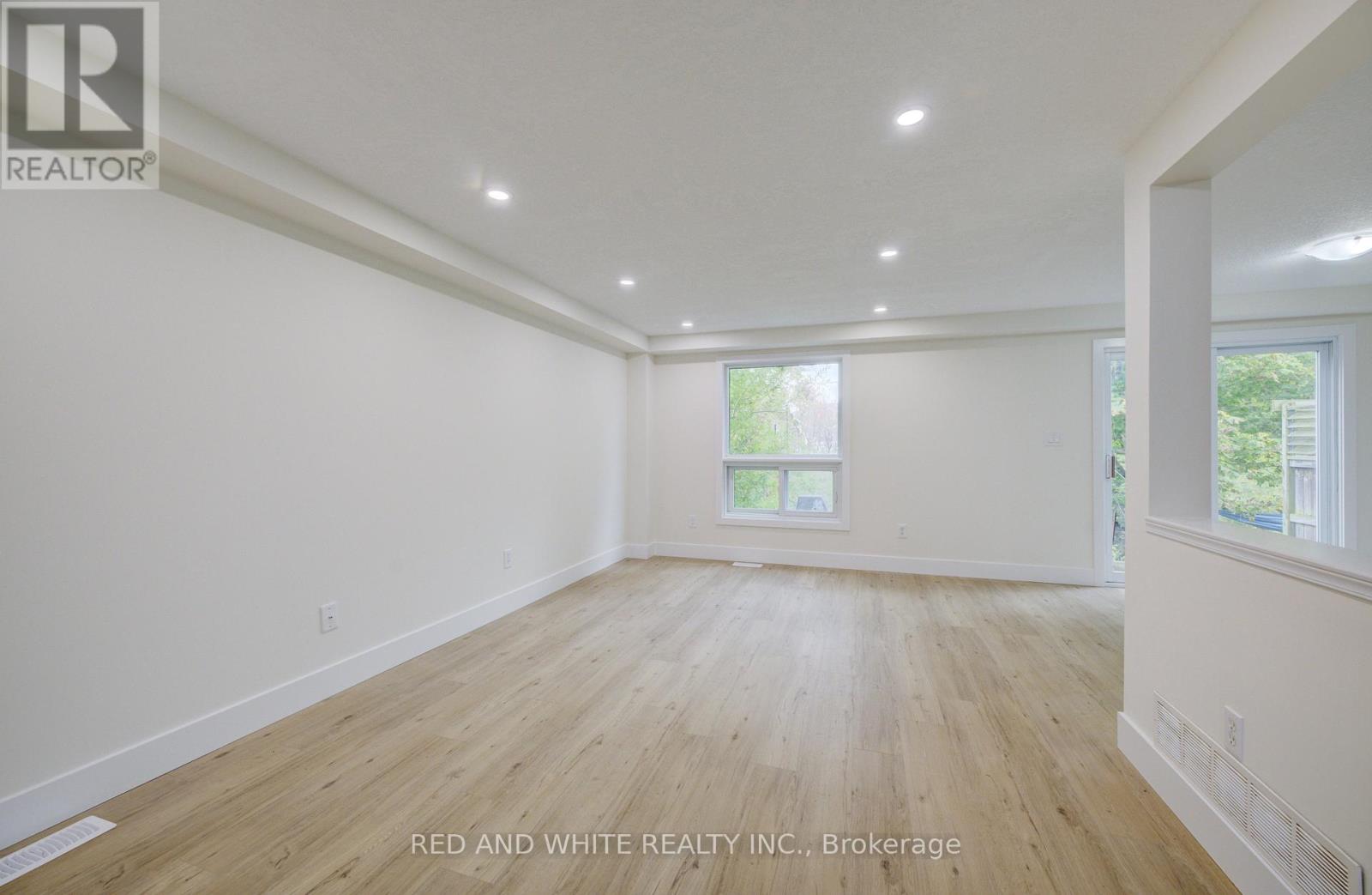 624 Wild Ginger Avenue, Waterloo, Ontario  N2V 2S9 - Photo 7 - X12508838