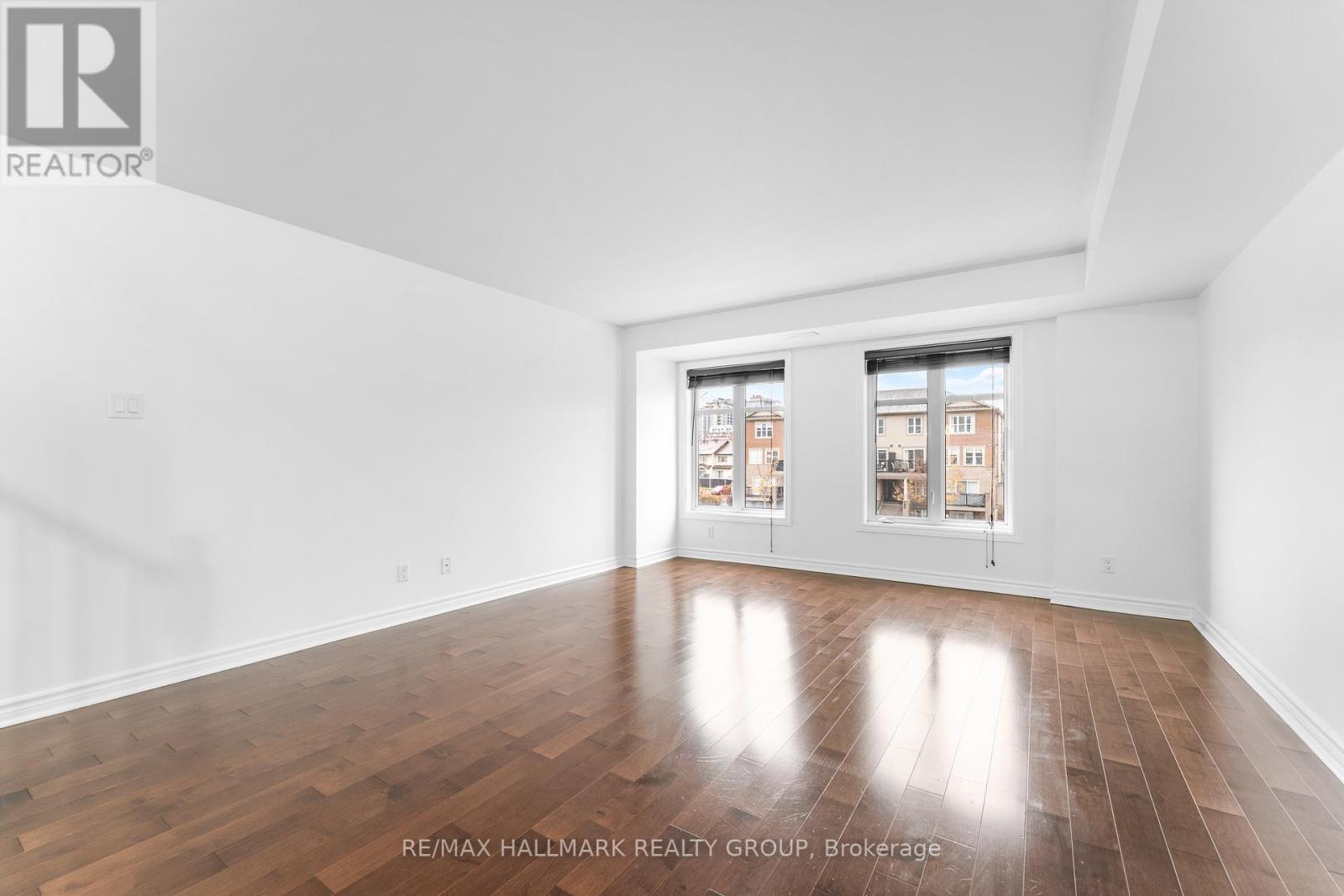 736b Chapman Mills Drive, Ottawa, Ontario  K2J 3V2 - Photo 10 - X12454293