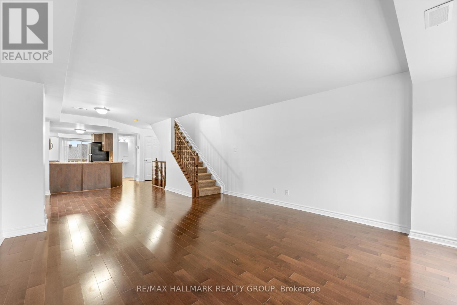 736b Chapman Mills Drive, Ottawa, Ontario  K2J 3V2 - Photo 12 - X12454293