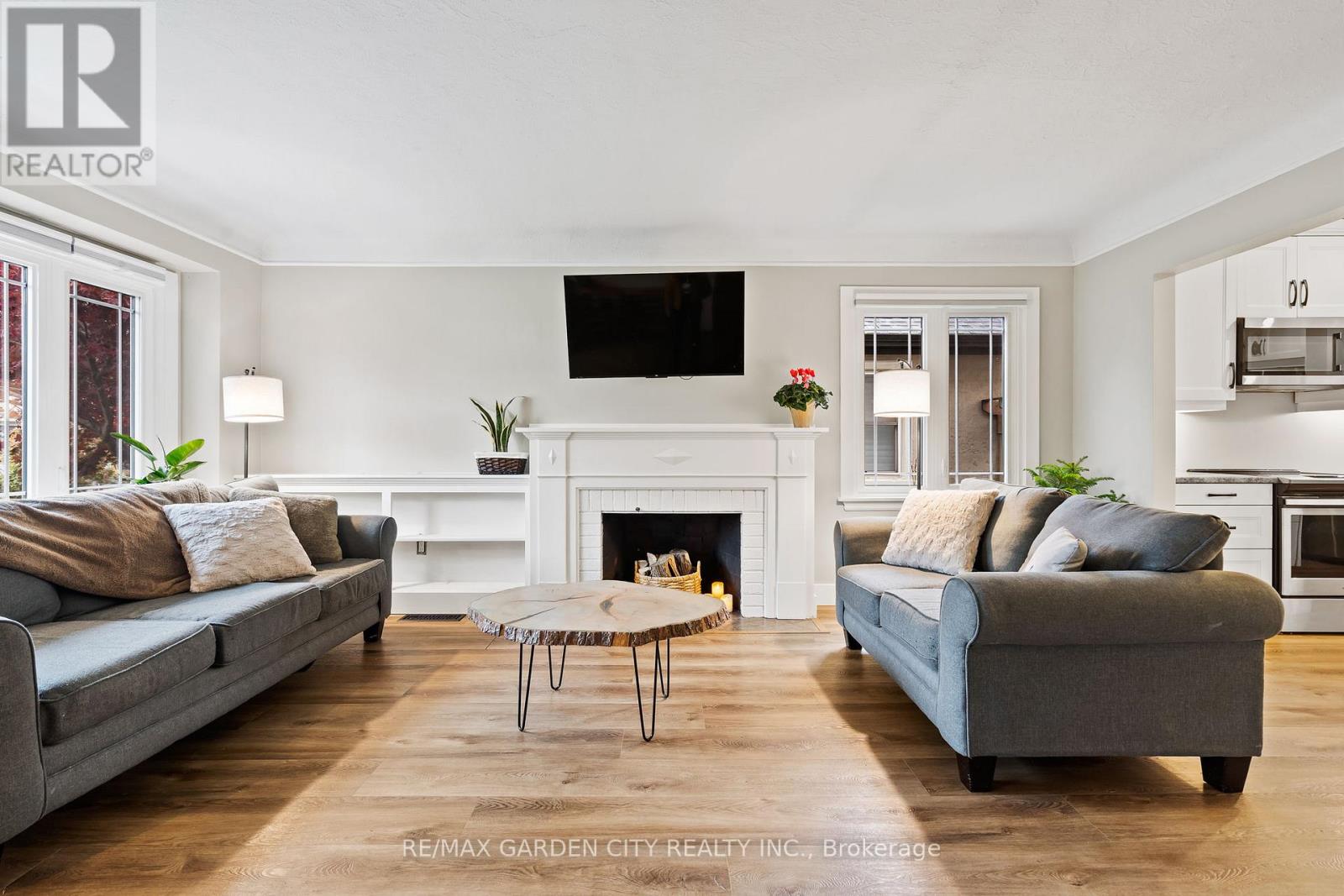 94 St Patrick Street, St. Catharines, Ontario  L2R 1K5 - Photo 11 - X12508930