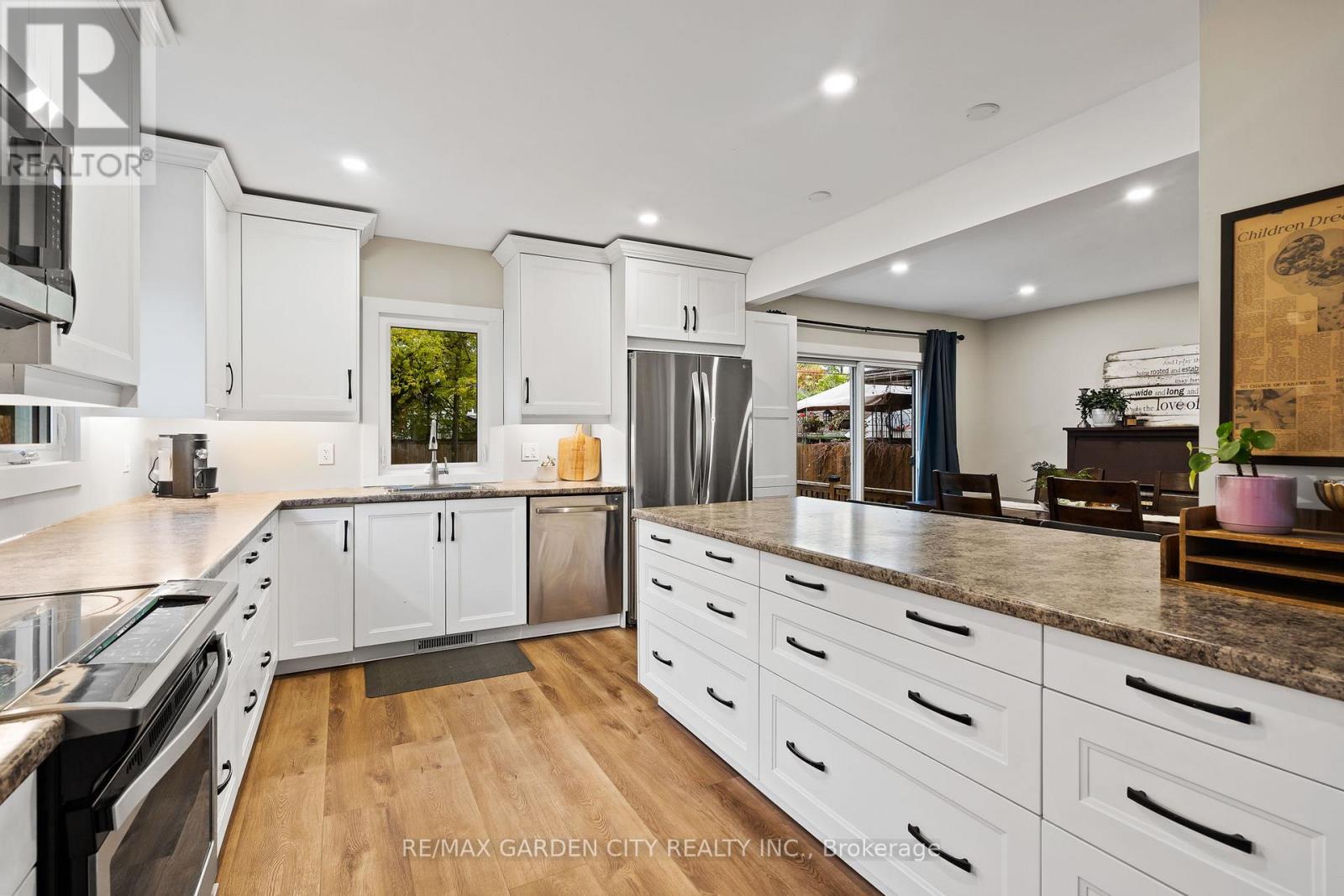 94 St Patrick Street, St. Catharines, Ontario  L2R 1K5 - Photo 12 - X12508930