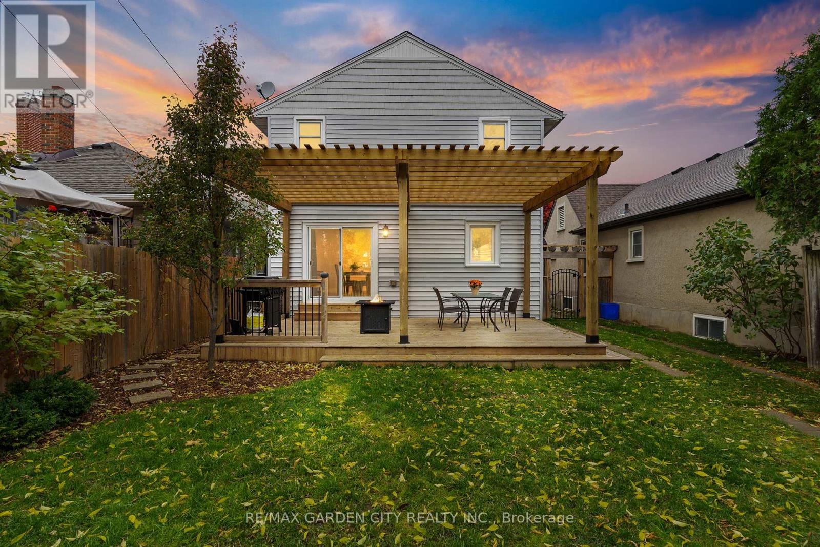 94 St Patrick Street, St. Catharines, Ontario  L2R 1K5 - Photo 2 - X12508930