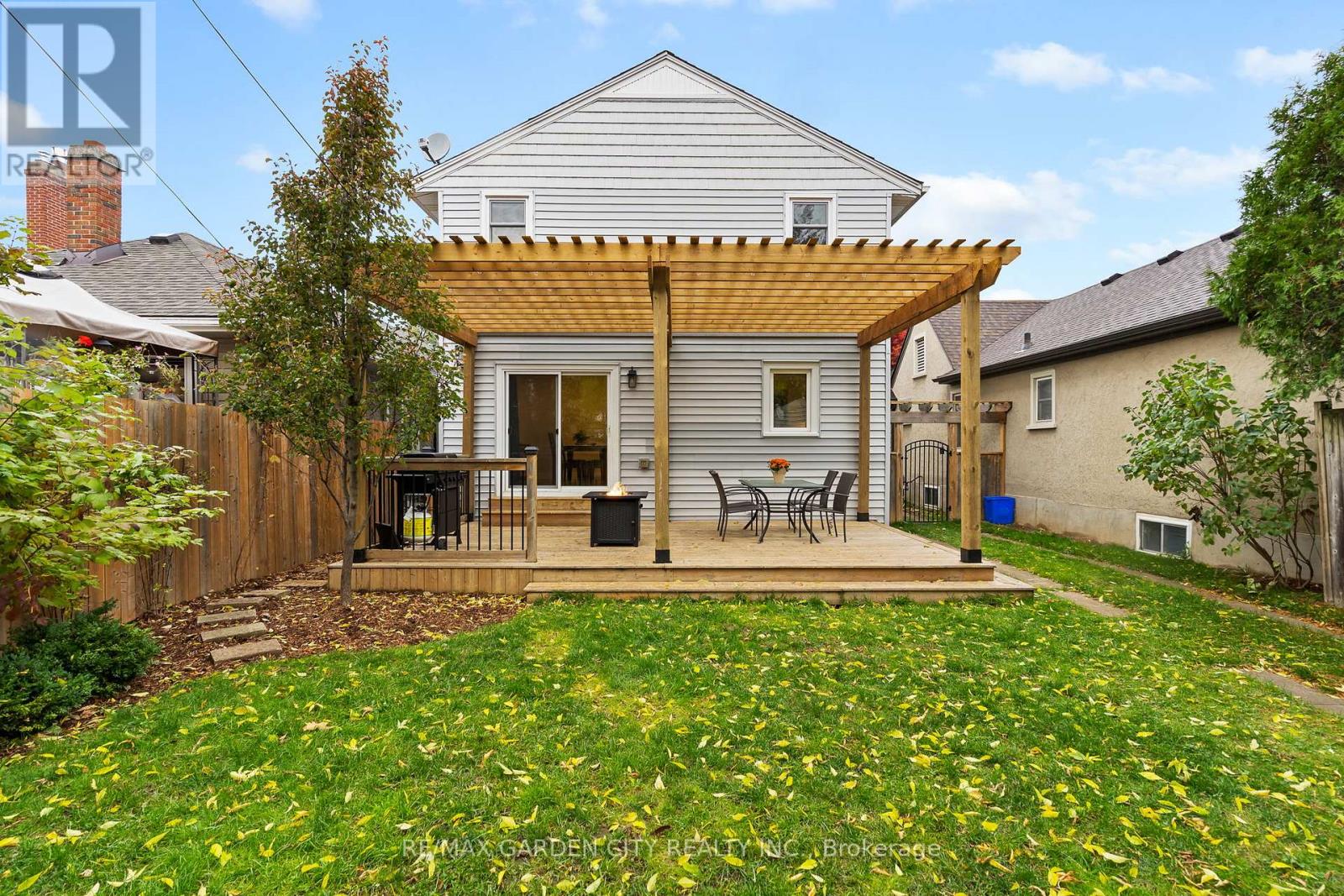 94 St Patrick Street, St. Catharines, Ontario  L2R 1K5 - Photo 28 - X12508930