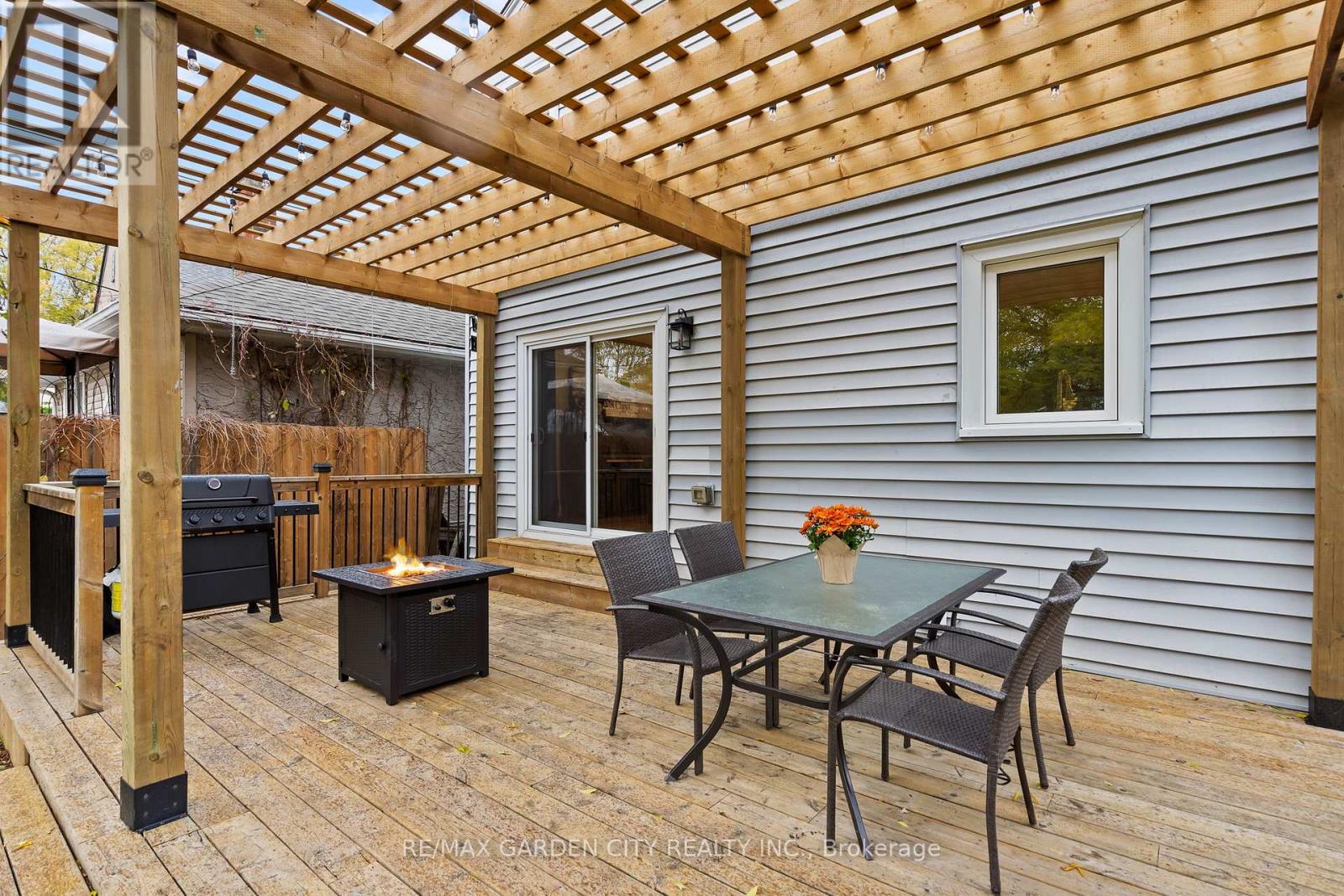 94 St Patrick Street, St. Catharines, Ontario  L2R 1K5 - Photo 32 - X12508930