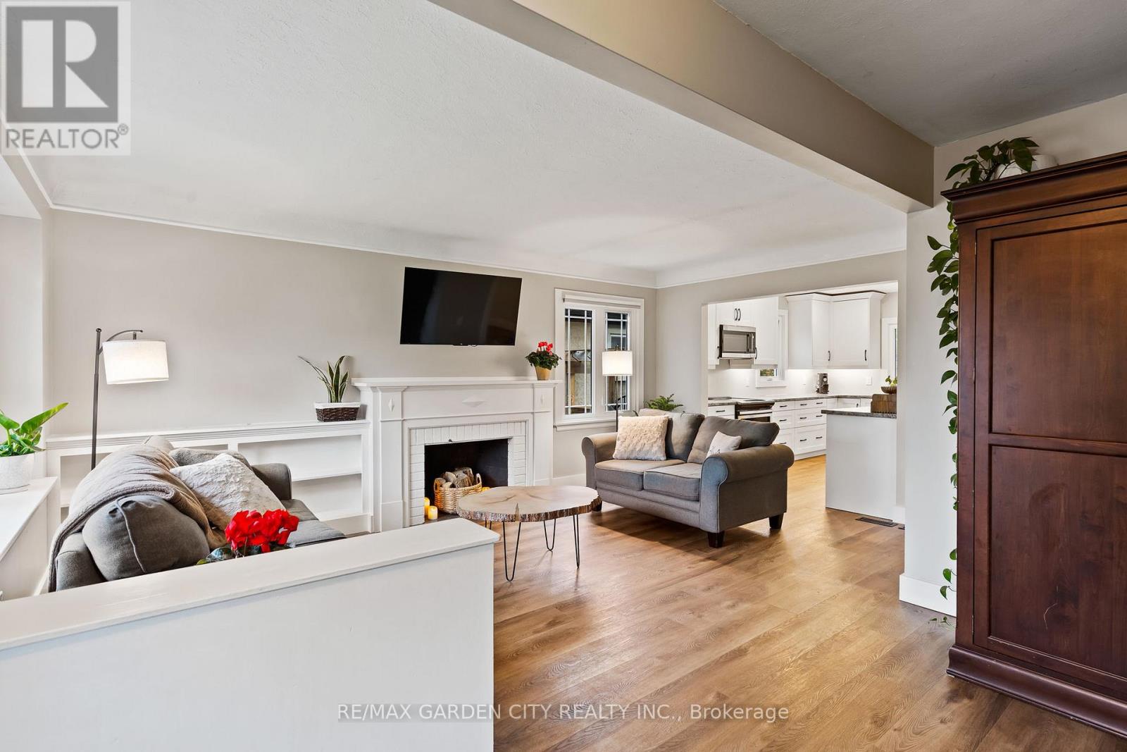 94 St Patrick Street, St. Catharines, Ontario  L2R 1K5 - Photo 7 - X12508930