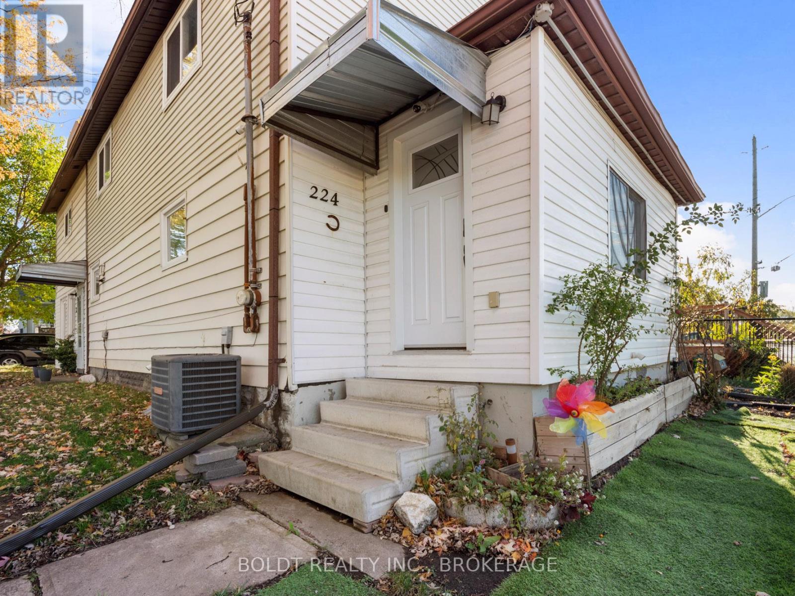 224 OAKDALE AVENUE, St. Catharines, Ontario