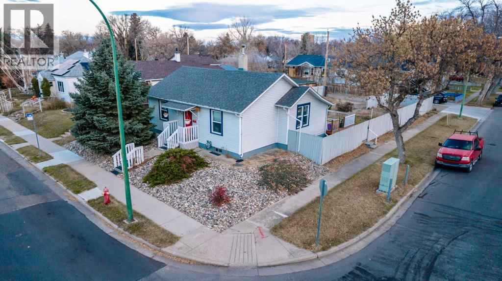 723 9 Avenue S, Lethbridge, Alberta  T1J 1T3 - Photo 3 - A2268048