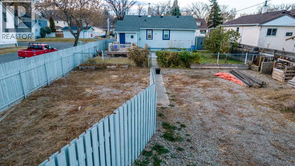 723 9 Avenue S, Lethbridge, Alberta  T1J 1T3 - Photo 5 - A2268048