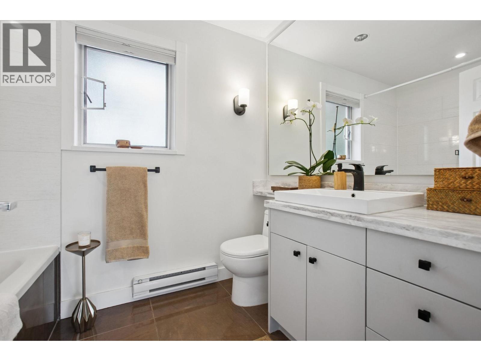 Th3 1568 E 22nd Avenue, Vancouver, British Columbia  V5N 2P1 - Photo 10 - R3064547