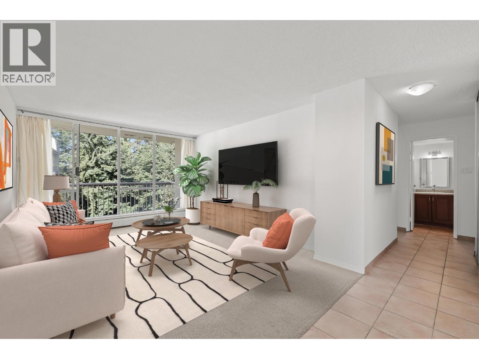 911 2016 FULLERTON AVENUE, North Vancouver, British Columbia