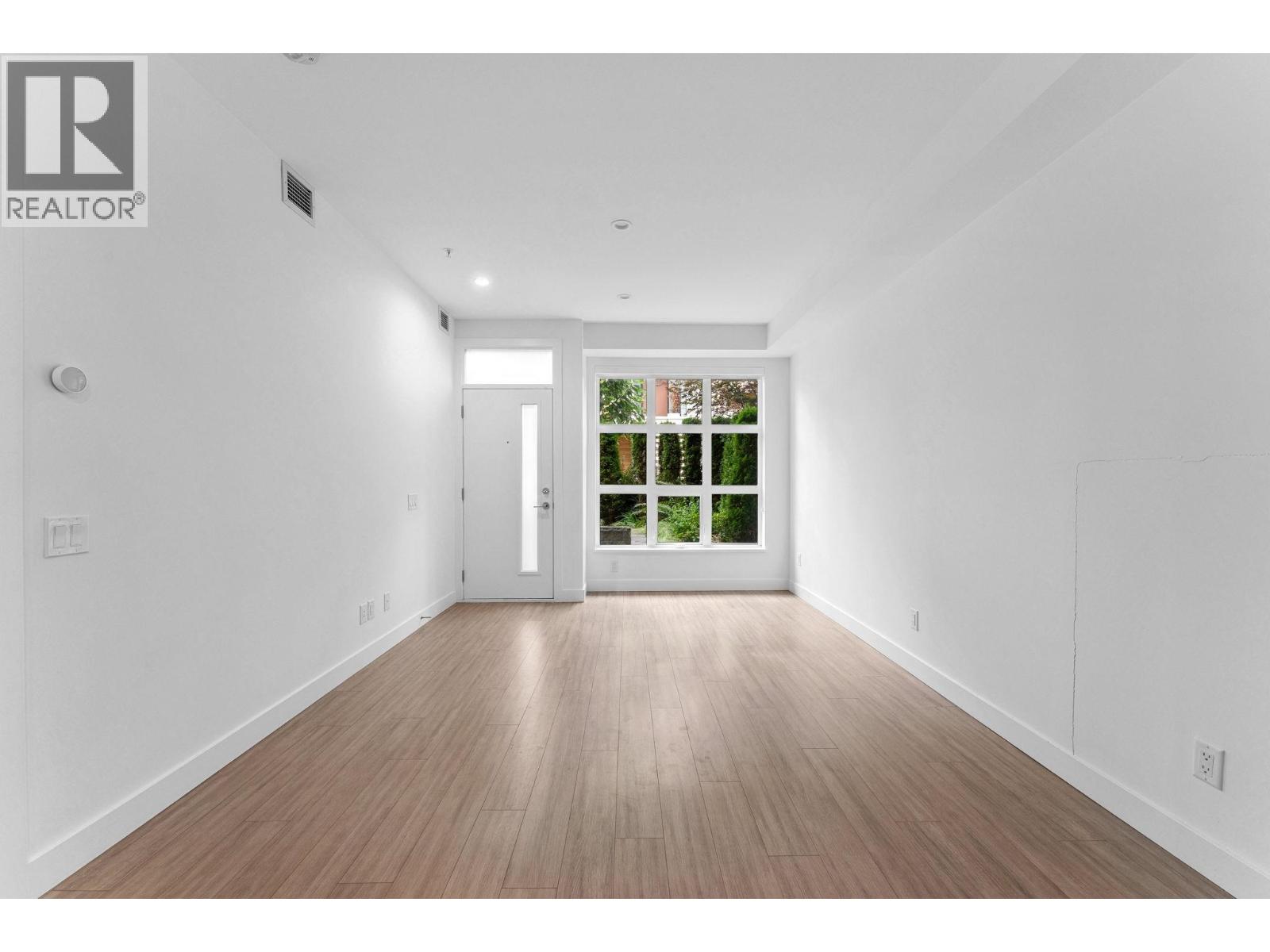 111 2060 Curling Road, North Vancouver, British Columbia V7P 1X4 - Photo 11 - R3064563