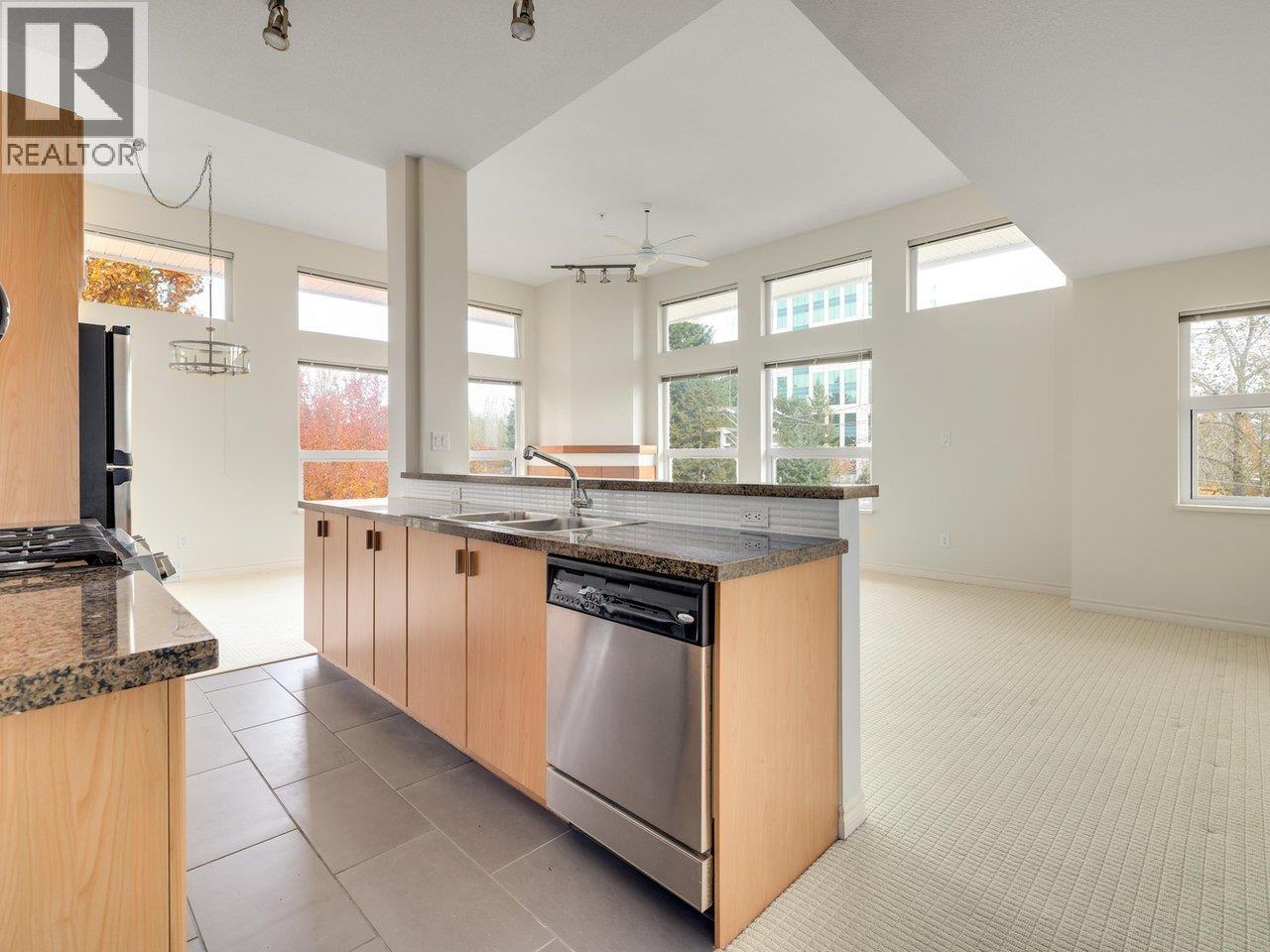 410 6888 Southpoint Drive, Burnaby, British Columbia  V3N 5E3 - Photo 13 - R3057403