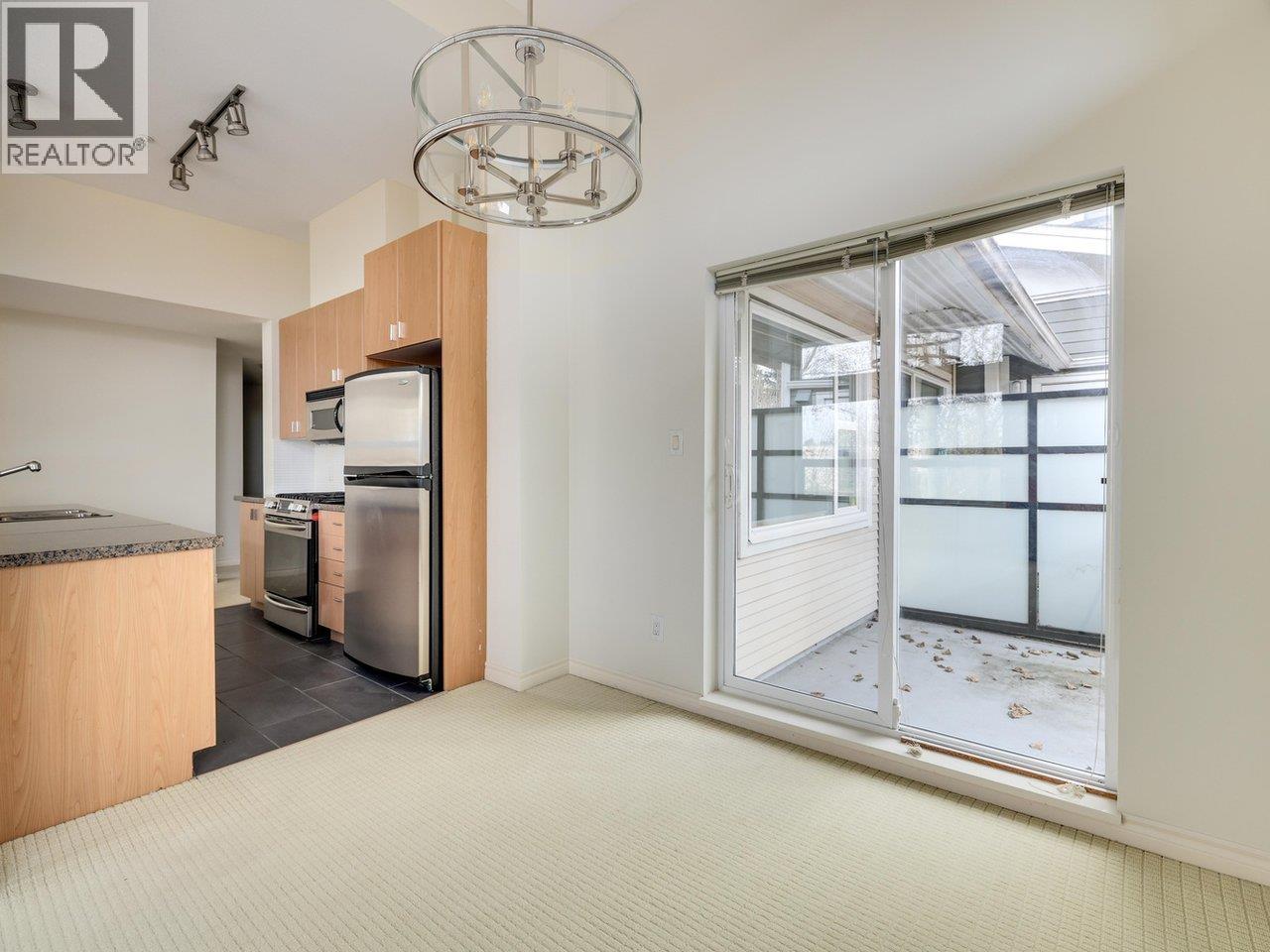 410 6888 Southpoint Drive, Burnaby, British Columbia  V3N 5E3 - Photo 8 - R3057403