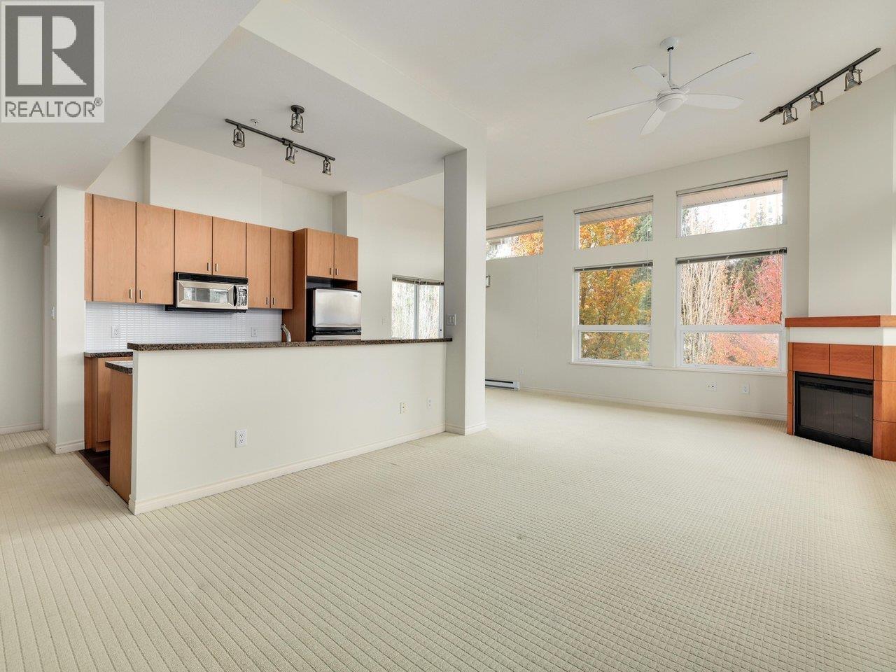 410 6888 Southpoint Drive, Burnaby, British Columbia  V3N 5E3 - Photo 4 - R3057403