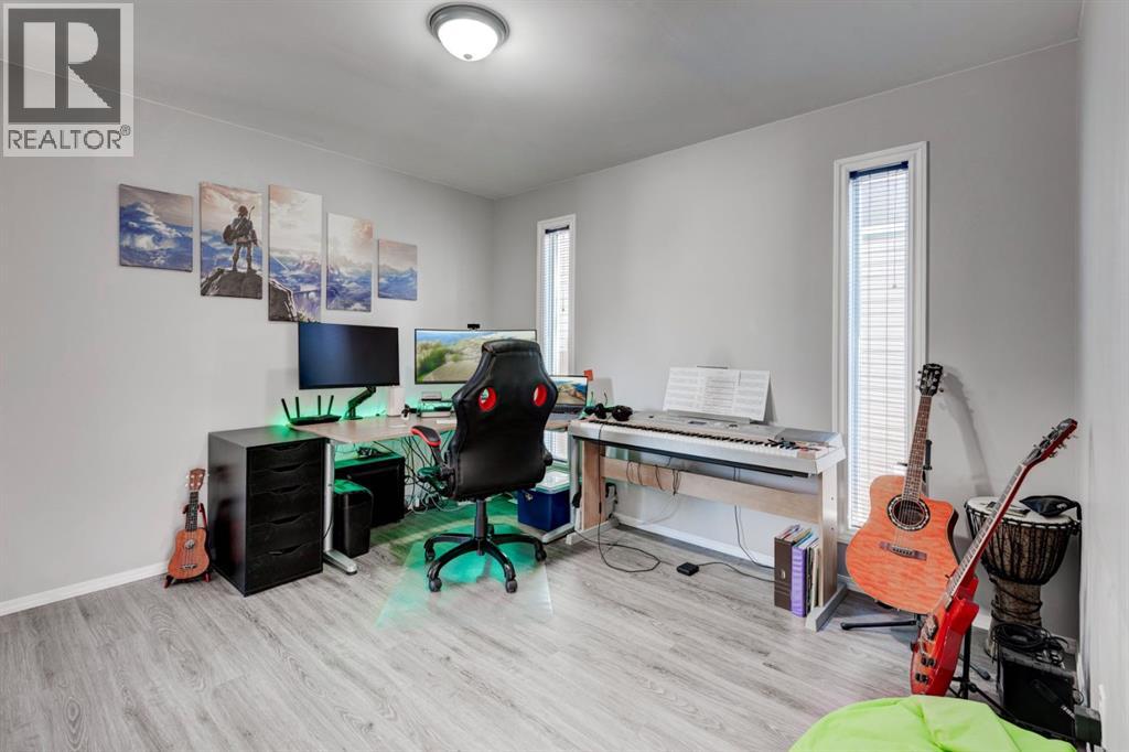 19 Woodglen Grove Sw, Calgary, Alberta  T2W 4J9 - Photo 6 - A2266711