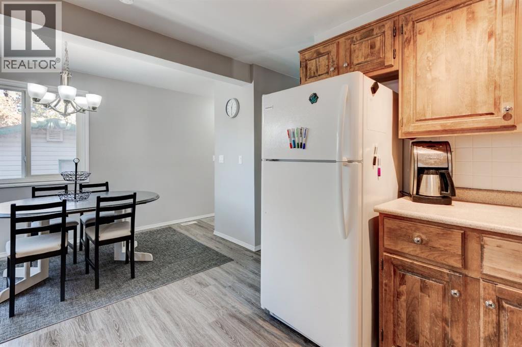 19 Woodglen Grove Sw, Calgary, Alberta  T2W 4J9 - Photo 10 - A2266711