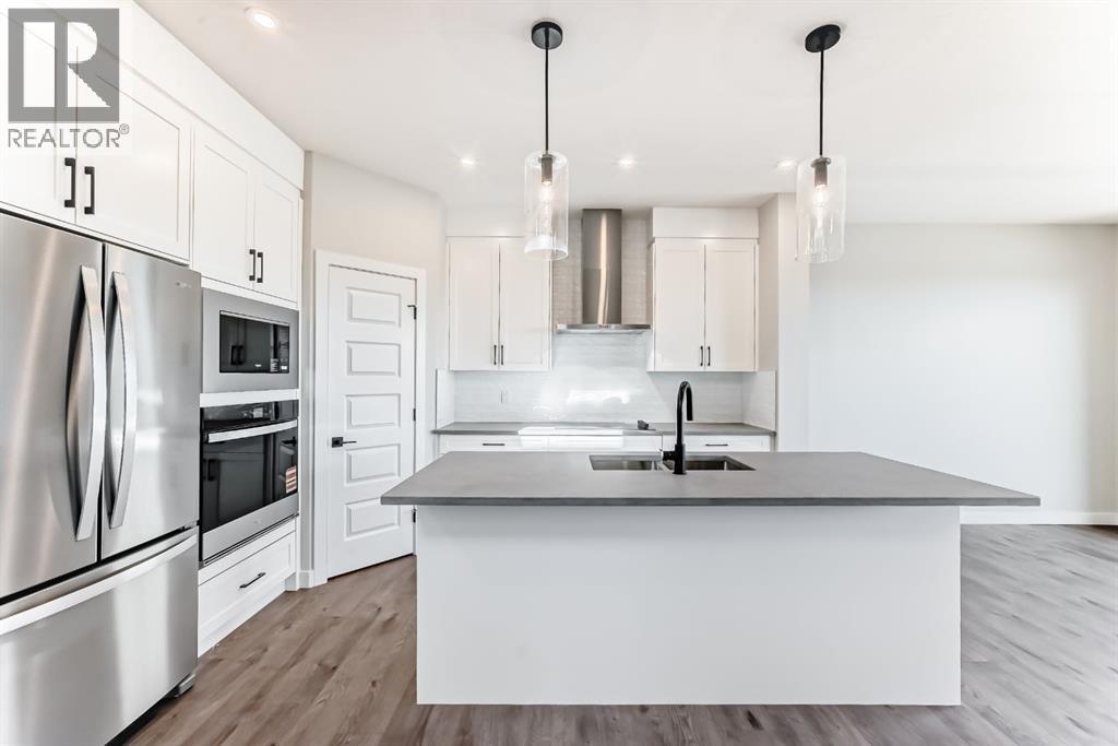 123 Saddlebred Place, Cochrane, Alberta  T4C 3E6 - Photo 4 - A2267565