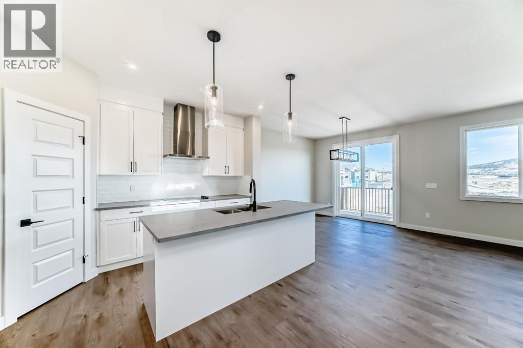 123 Saddlebred Place, Cochrane, Alberta  T4C 3E6 - Photo 5 - A2267565