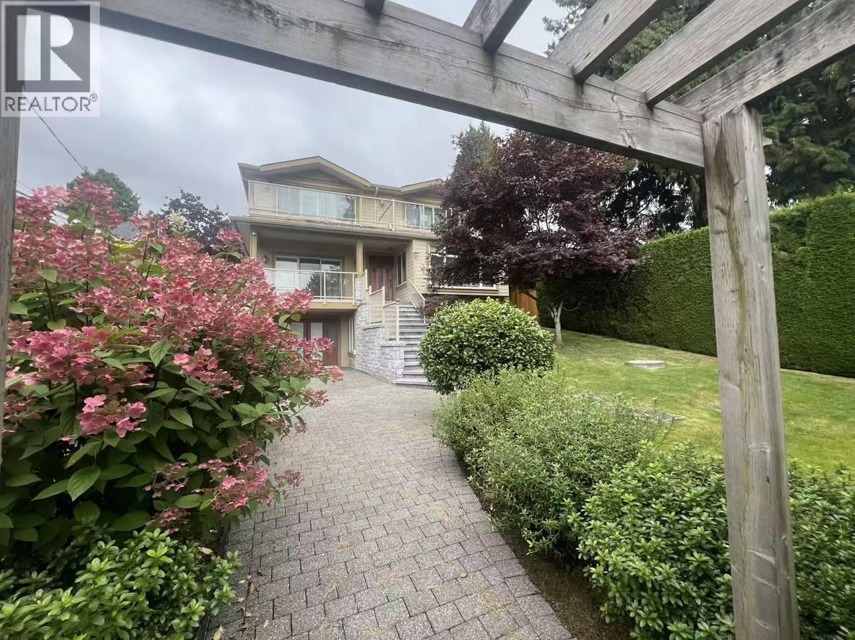 Ground Level-1481 PALMERSTON, west vancouver, British Columbia