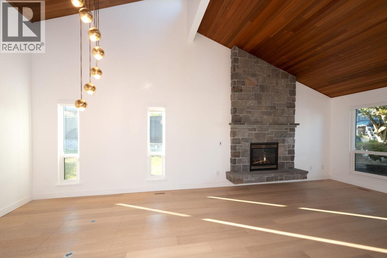 5 Campion Court, Port Moody, British Columbia V3H 4A9 - Photo 4 - R3064549