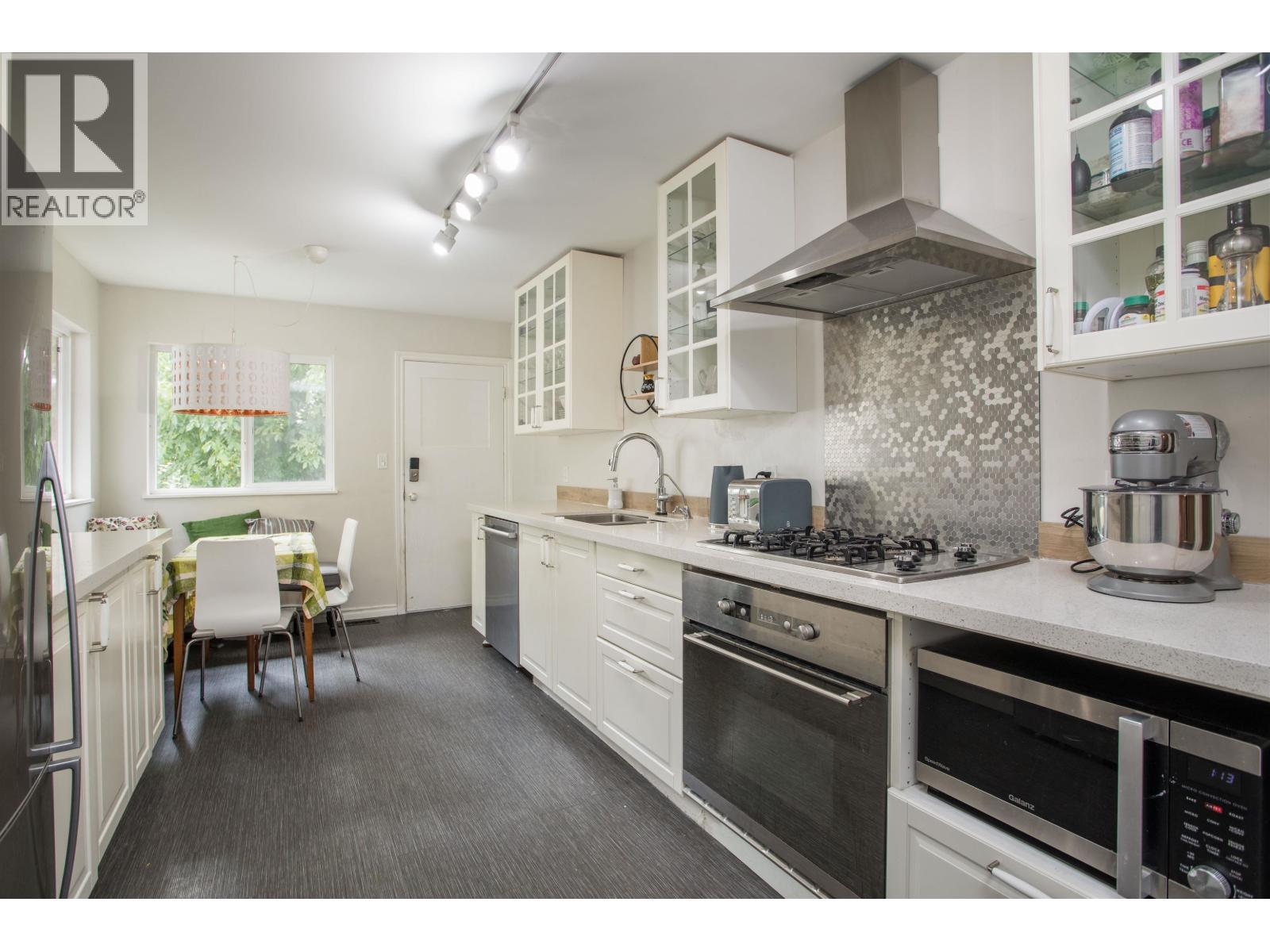 1688 E 29th Avenue, Vancouver, British Columbia V5N 2Y6 - Photo 8 - R3064579