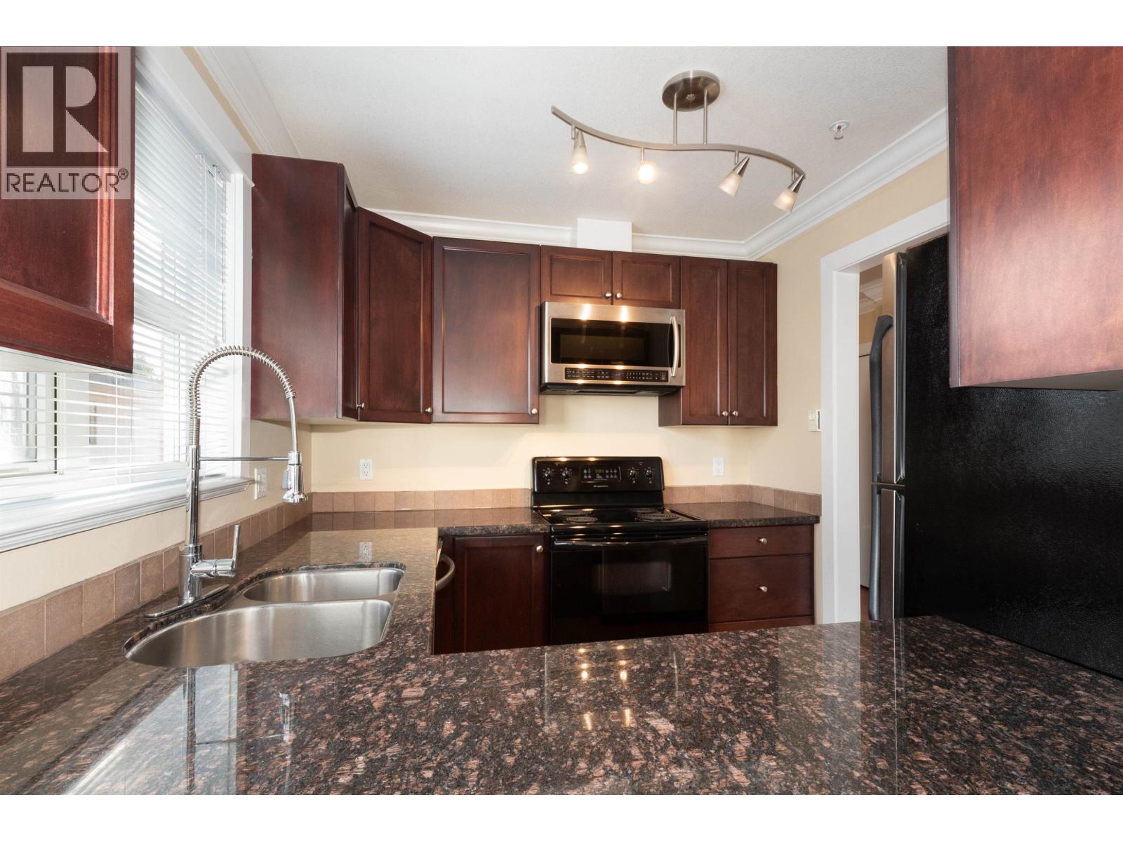 304 152 E 12th Street, North Vancouver, British Columbia V7L 2J4 - Photo 10 - R3064319