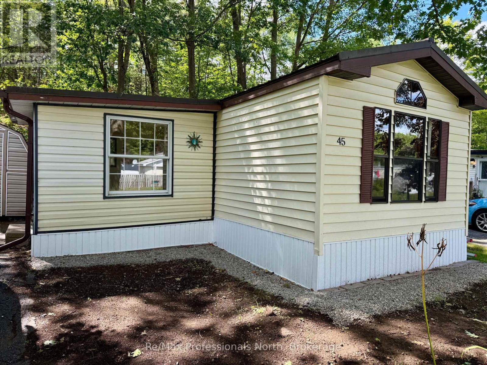 45 - 1007 Racoon Road, Gravenhurst, Ontario P1P 1R1 - Photo 2 - X12508940