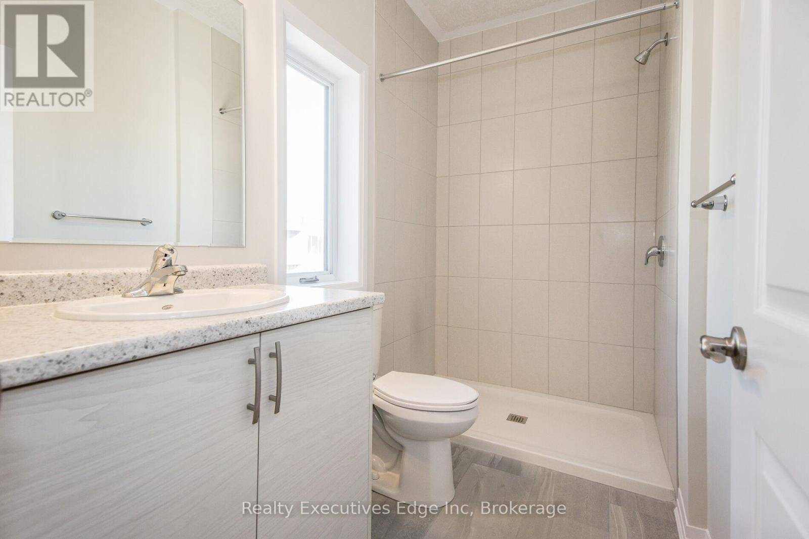 36 - 25 Isherwood Avenue, Cambridge, Ontario N1R 0E2 - Photo 9 - X12509036