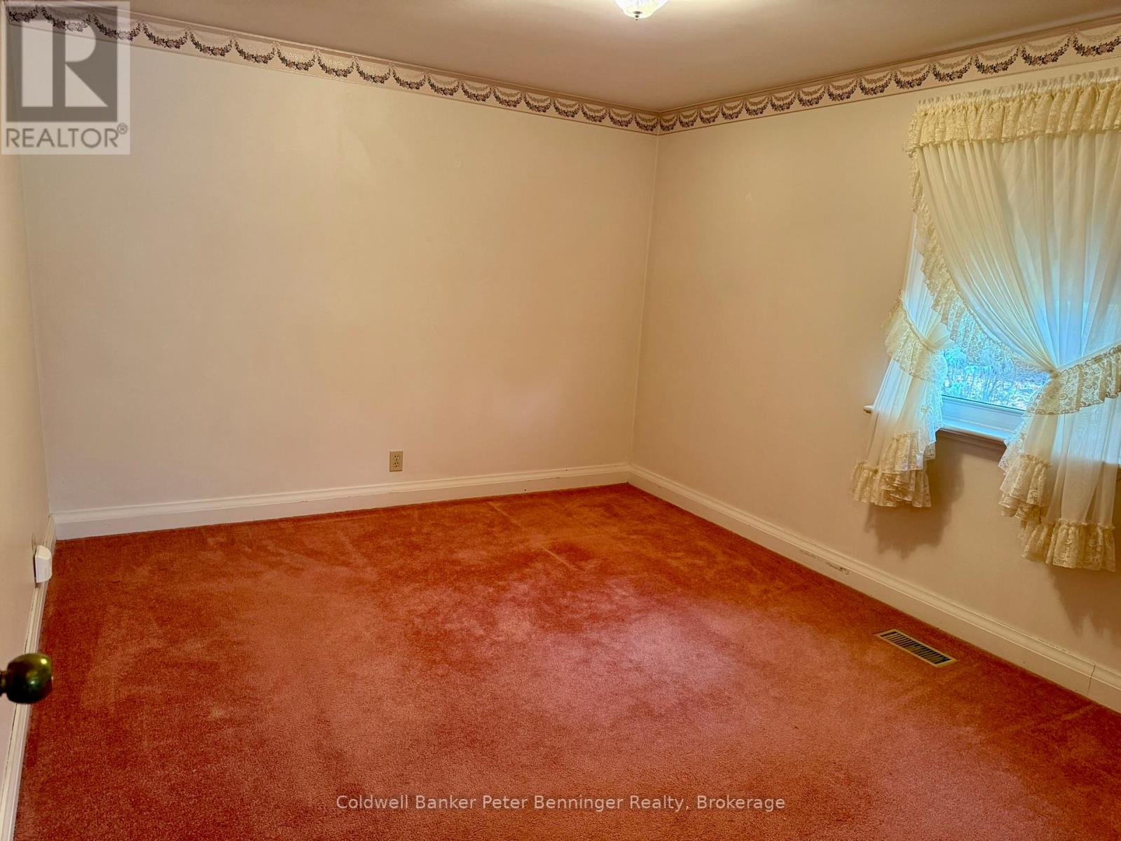 121 Hinks Street, Brockton, Ontario N0G 2V0 - Photo 16 - X12509072