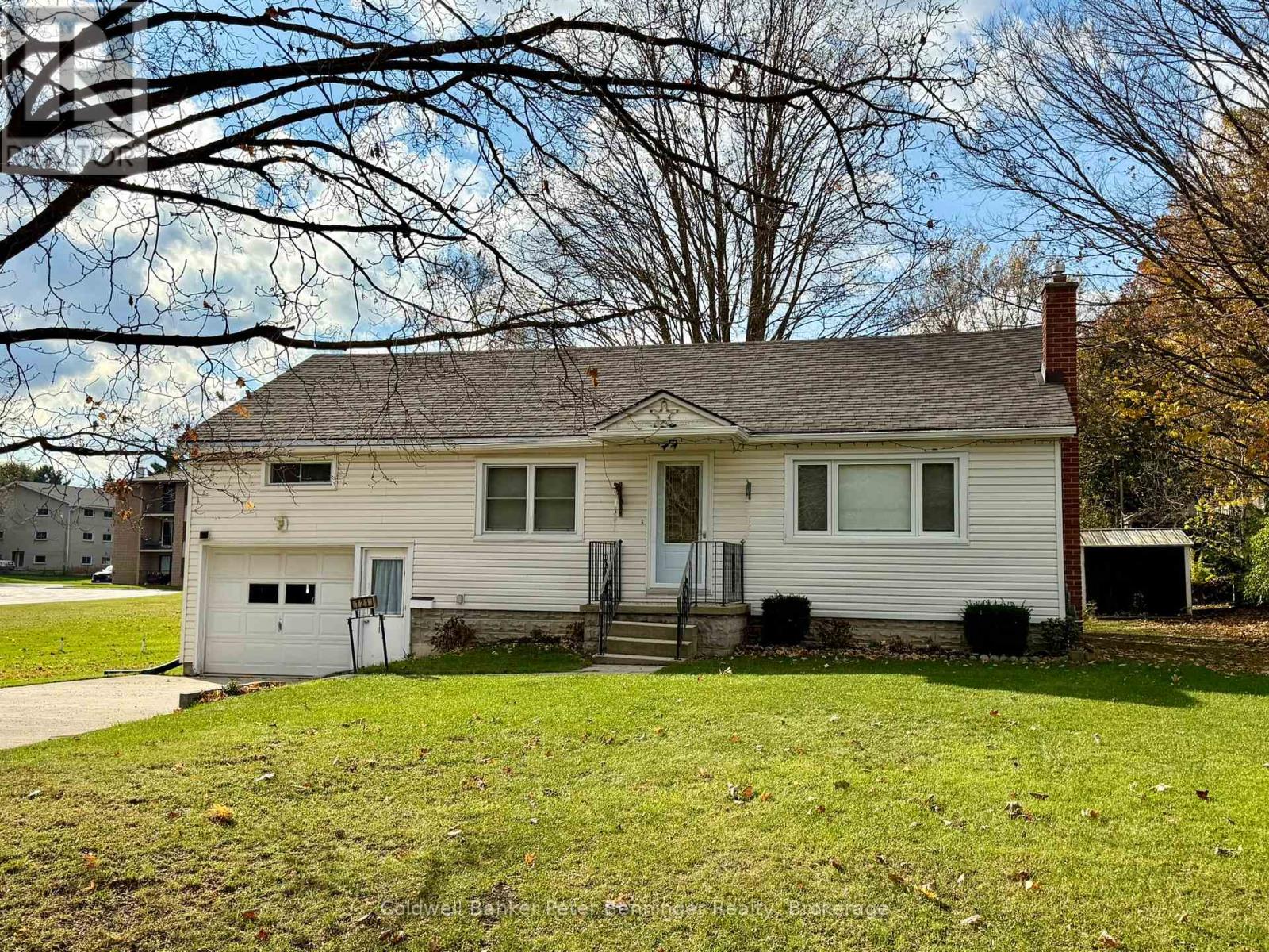 121 Hinks Street, Brockton, Ontario N0G 2V0 - Photo 2 - X12509072