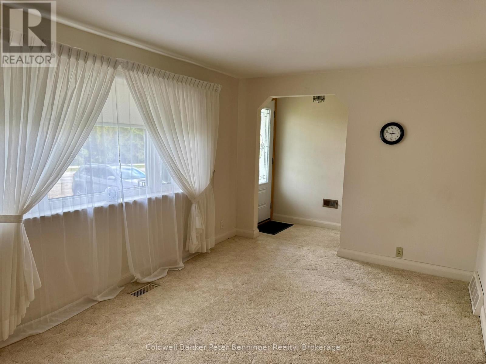 121 Hinks Street, Brockton, Ontario N0G 2V0 - Photo 4 - X12509072