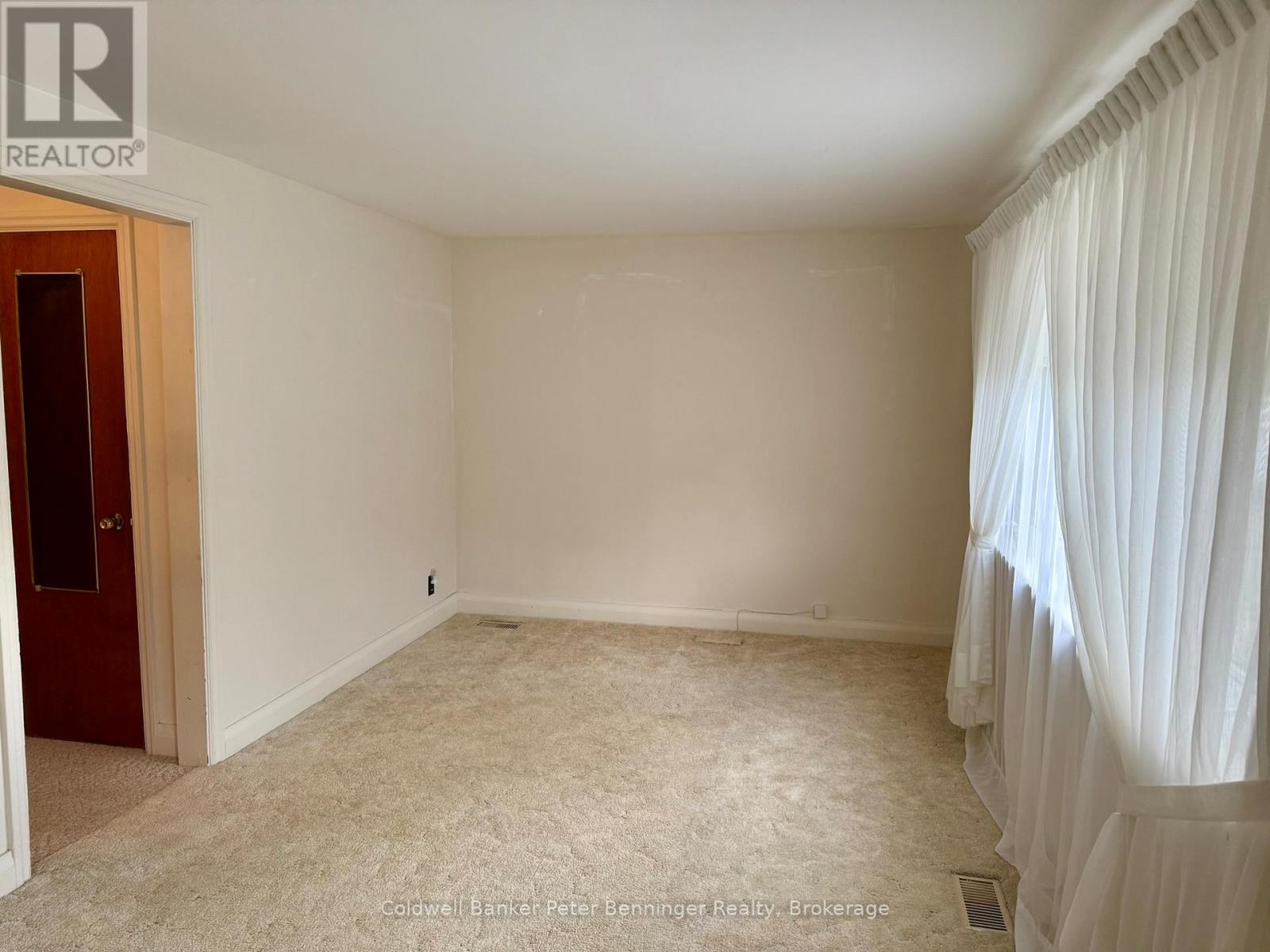 121 Hinks Street, Brockton, Ontario N0G 2V0 - Photo 5 - X12509072