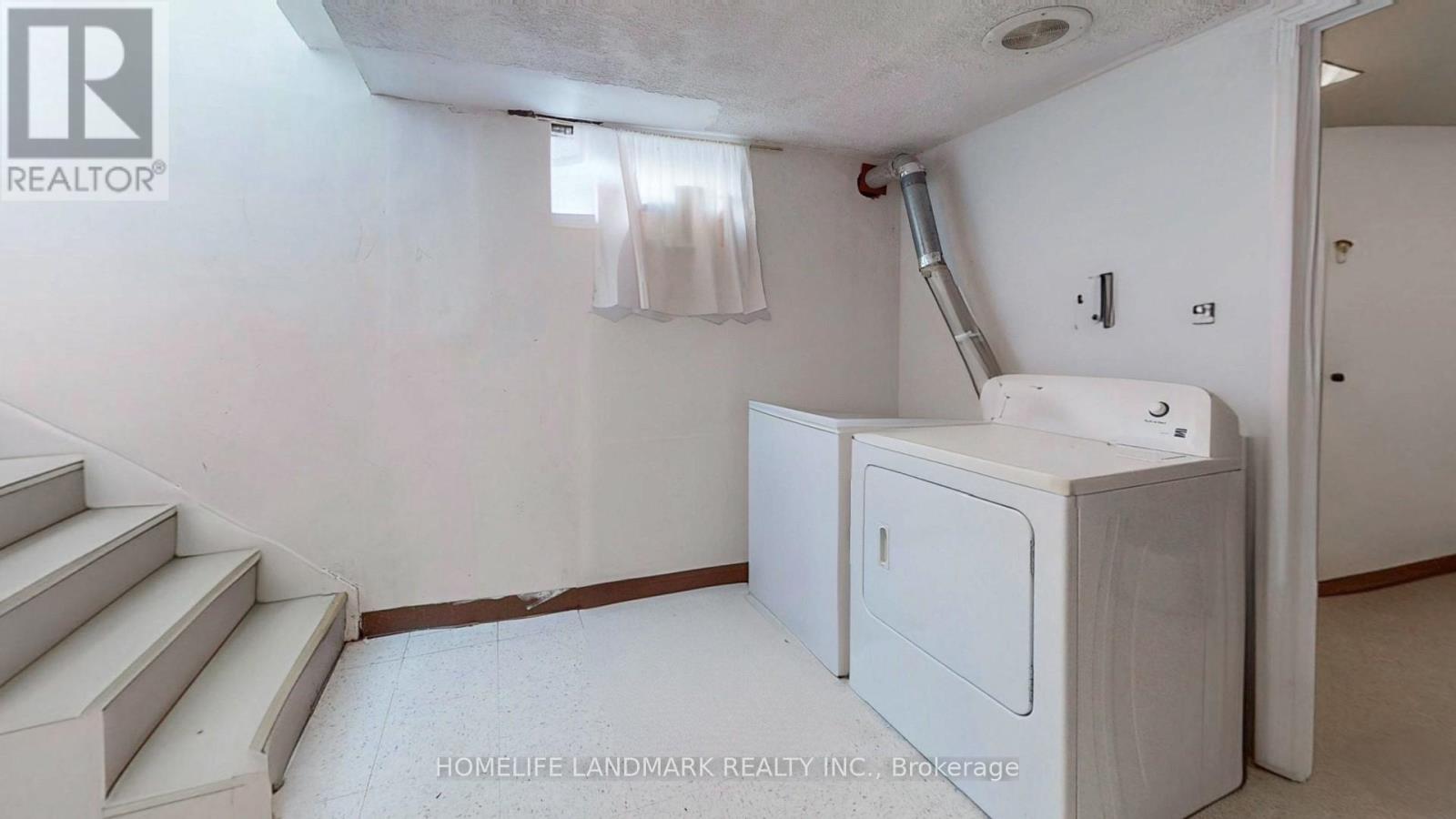 313 Hollyberry Trail, Toronto, Ontario  M2H 2P5 - Photo 17 - C12505964