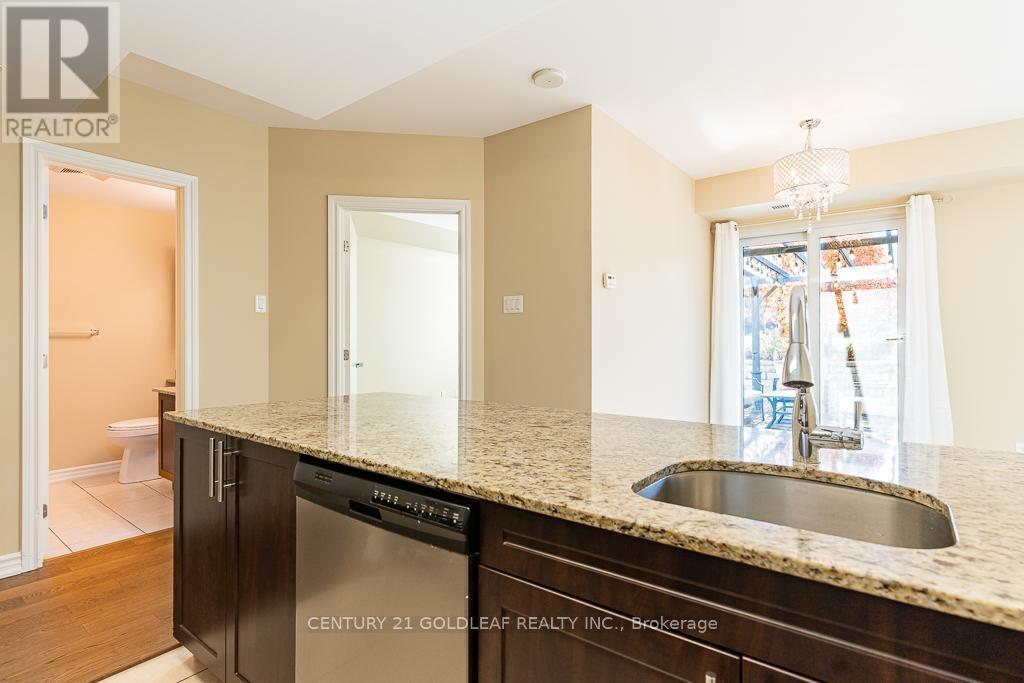 208 - 234 Rideau Street, Ottawa, Ontario K1N 0A9 - Photo 13 - X12435017