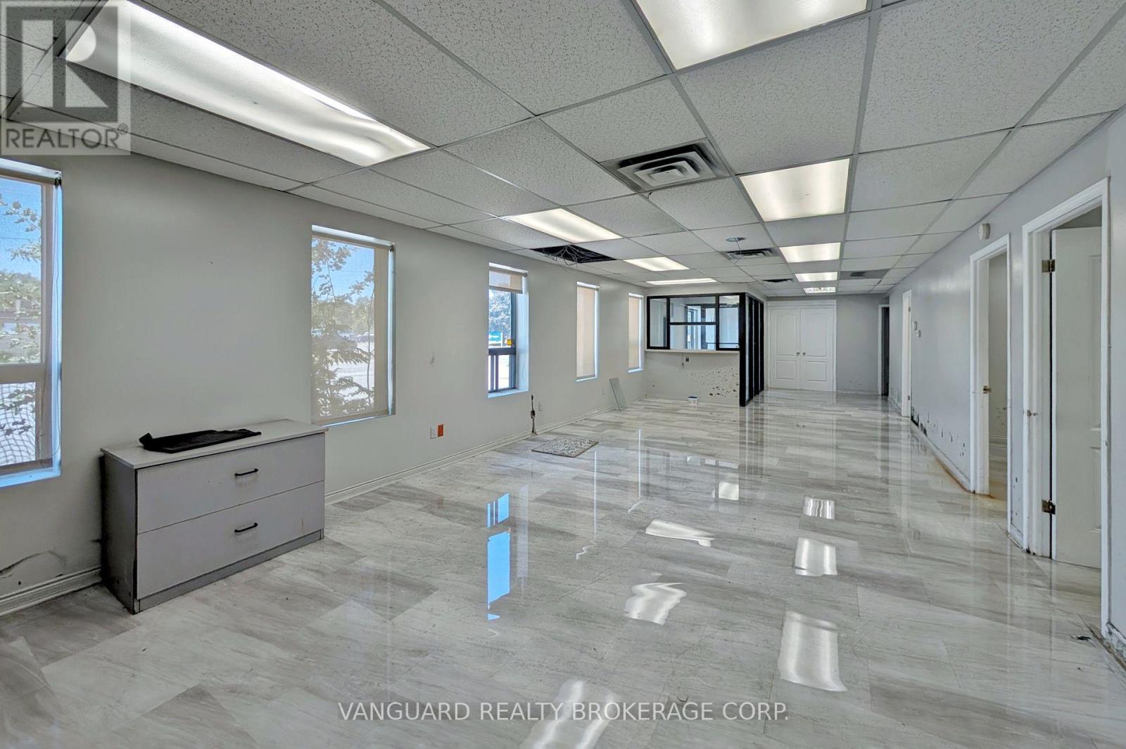 75 Welham Road, Barrie, Ontario  L4N 8Y3 - Photo 7 - S12305949